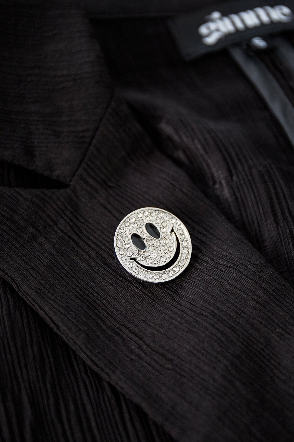 Elegant Silver Alloy Brooch for Timeless Style