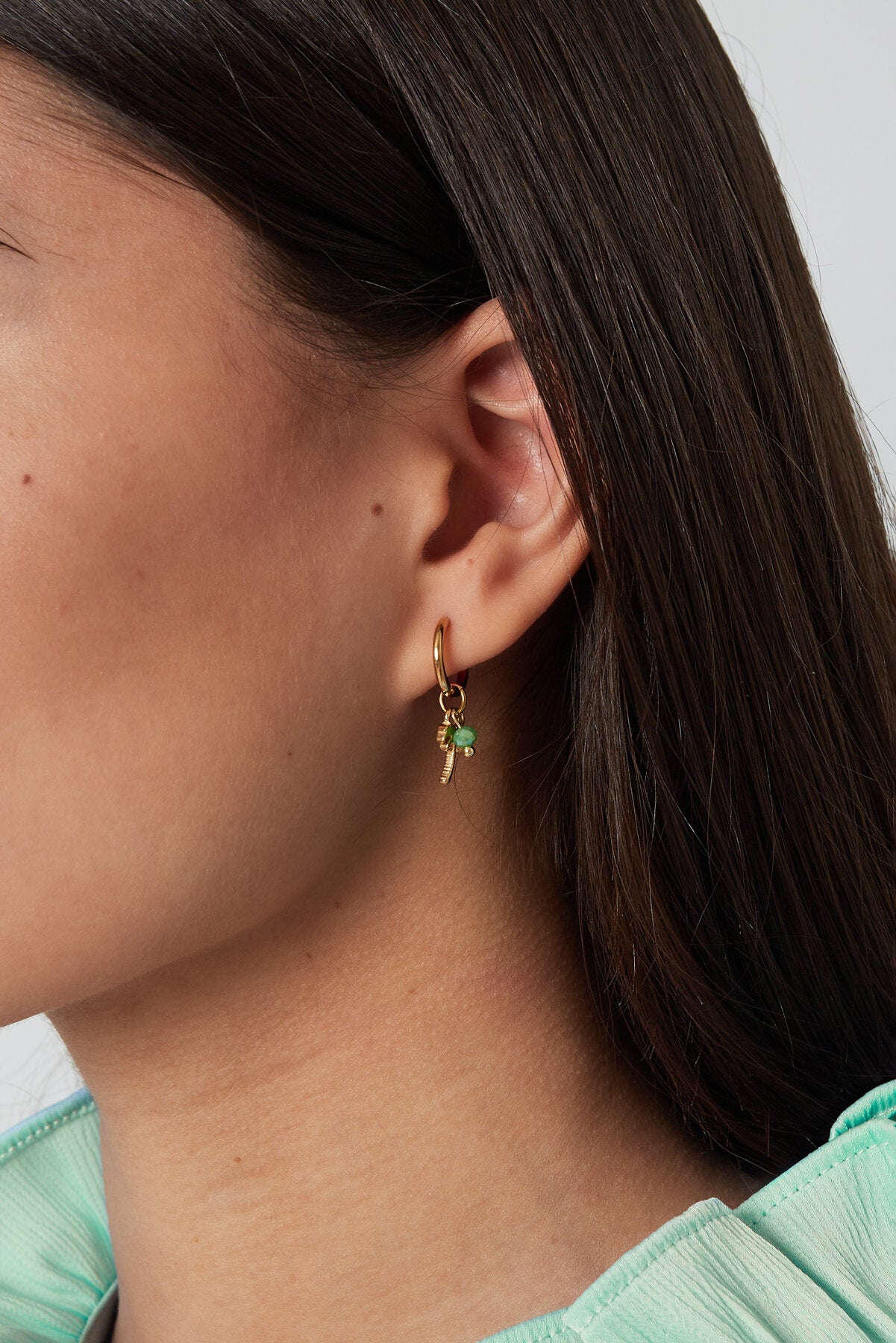 Elegant Green Drop Earrings for Spring/Summer