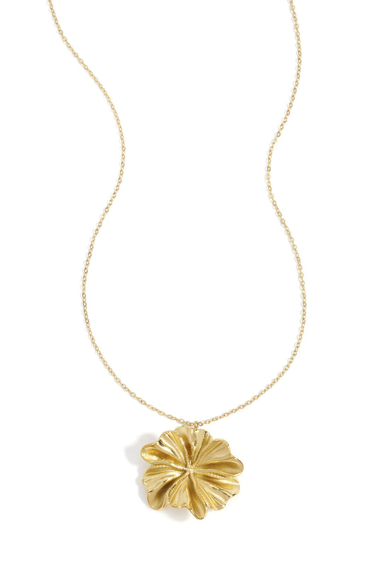 Elegant Flower Pendant Necklace for Daily Wear