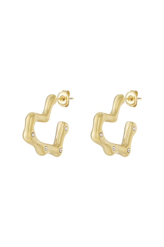 Stylish Heart-Shaped Hoop Earrings for Everyday Glam