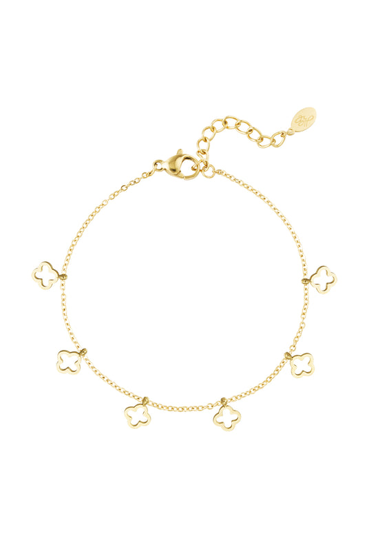 Stylish Clover Charm Bracelet for Everyday Elegance