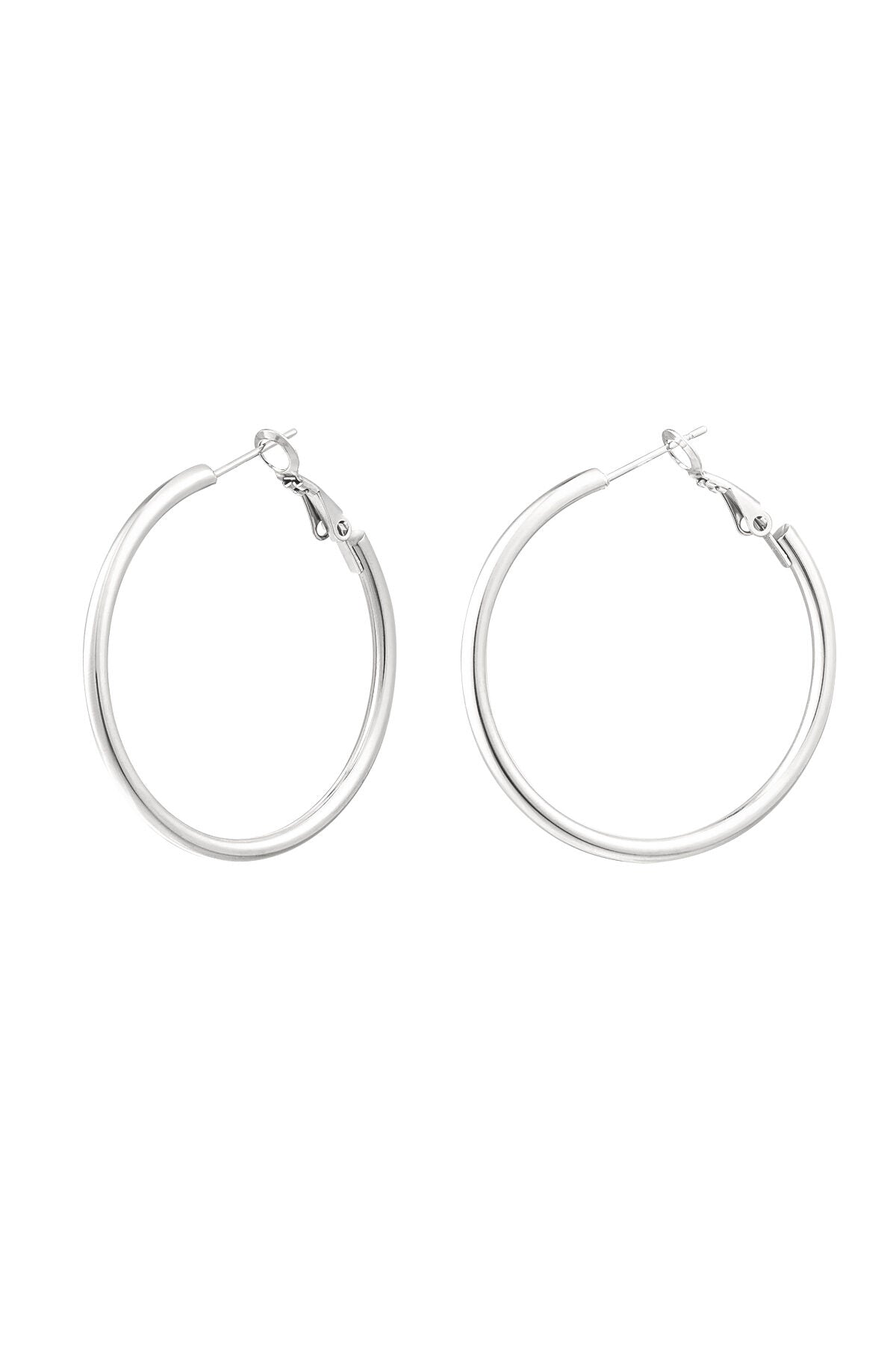 Stylish Basic Hoop Earrings in Silver & Gold