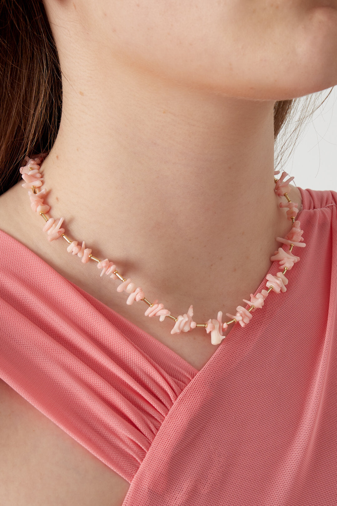Chic Pink Beaded Necklace for Spring/Summer Elegance