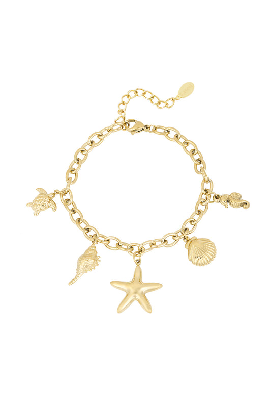 Elegant Gold Charm Bracelet for Stylish Women
