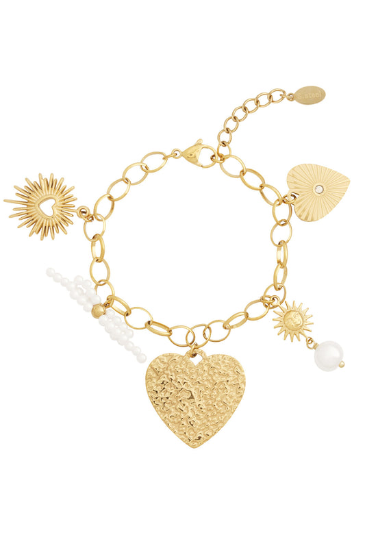 Elegant Gold Heart Charm Bracelet for Everyday Wear