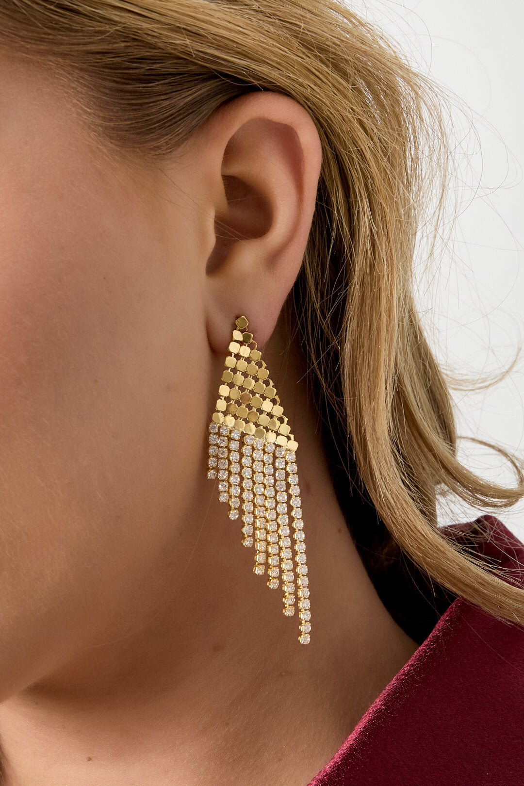 Elegant Statement Earrings for Luxurious Party Looks