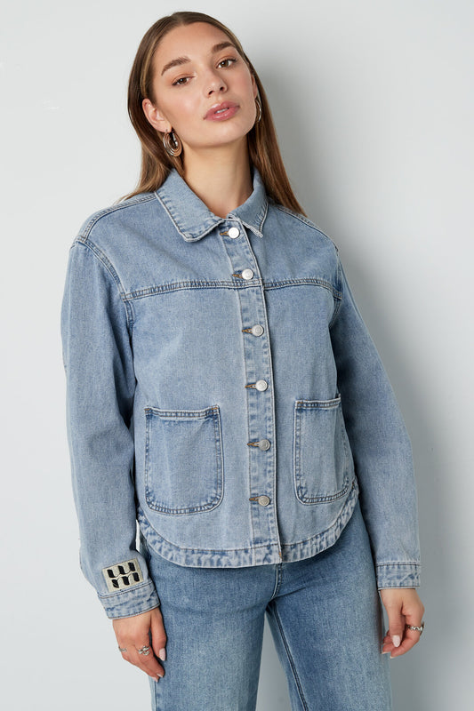 Stylish All-Fit Denim Jacket in Blue and Light Blue
