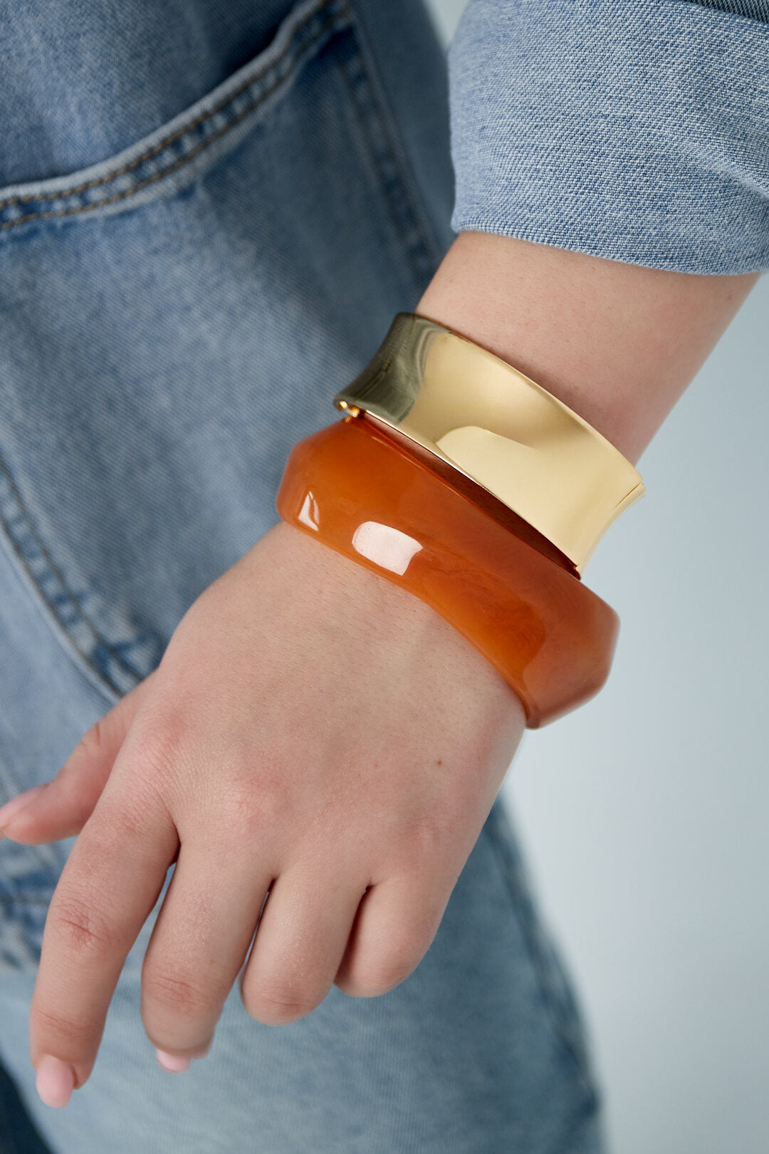 Elegant Gold Tone Irregular Bangle for Everyday Wear