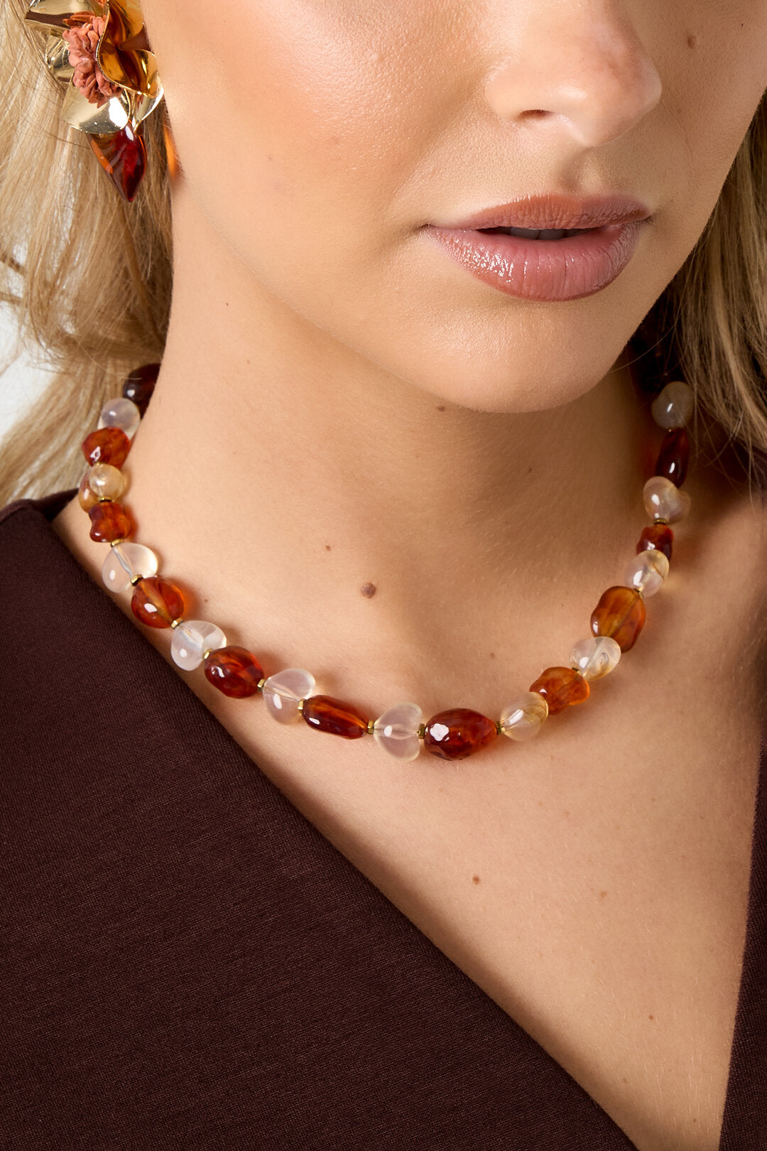Chic Acrylic Beaded Necklace for Women - Perfect for Fall/Winter