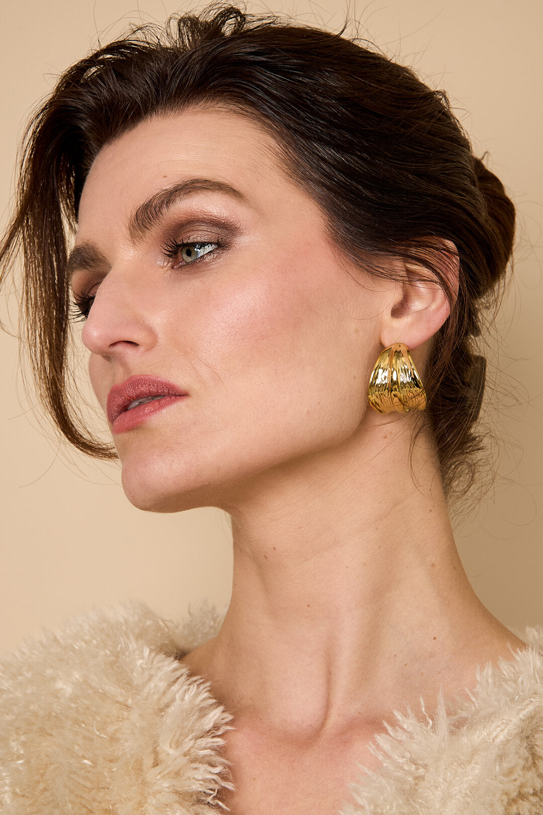 Stylish Gold Hoop Earrings for Everyday Wear