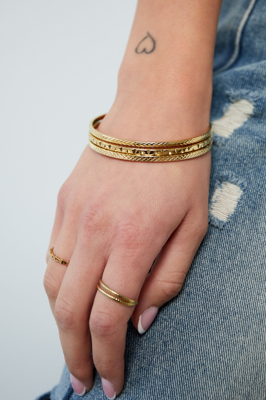 Stylish All-Fit Bangle for Everyday Elegance