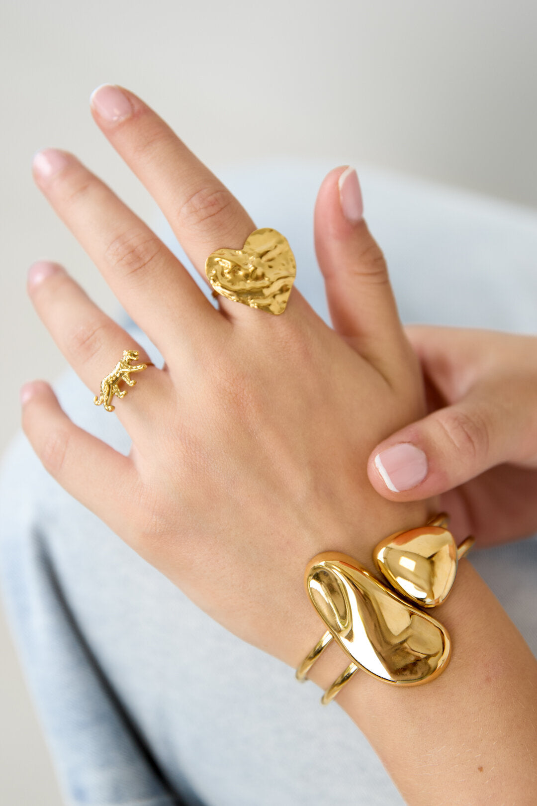 Stylish Gold Irregular Bangle for Everyday Wear