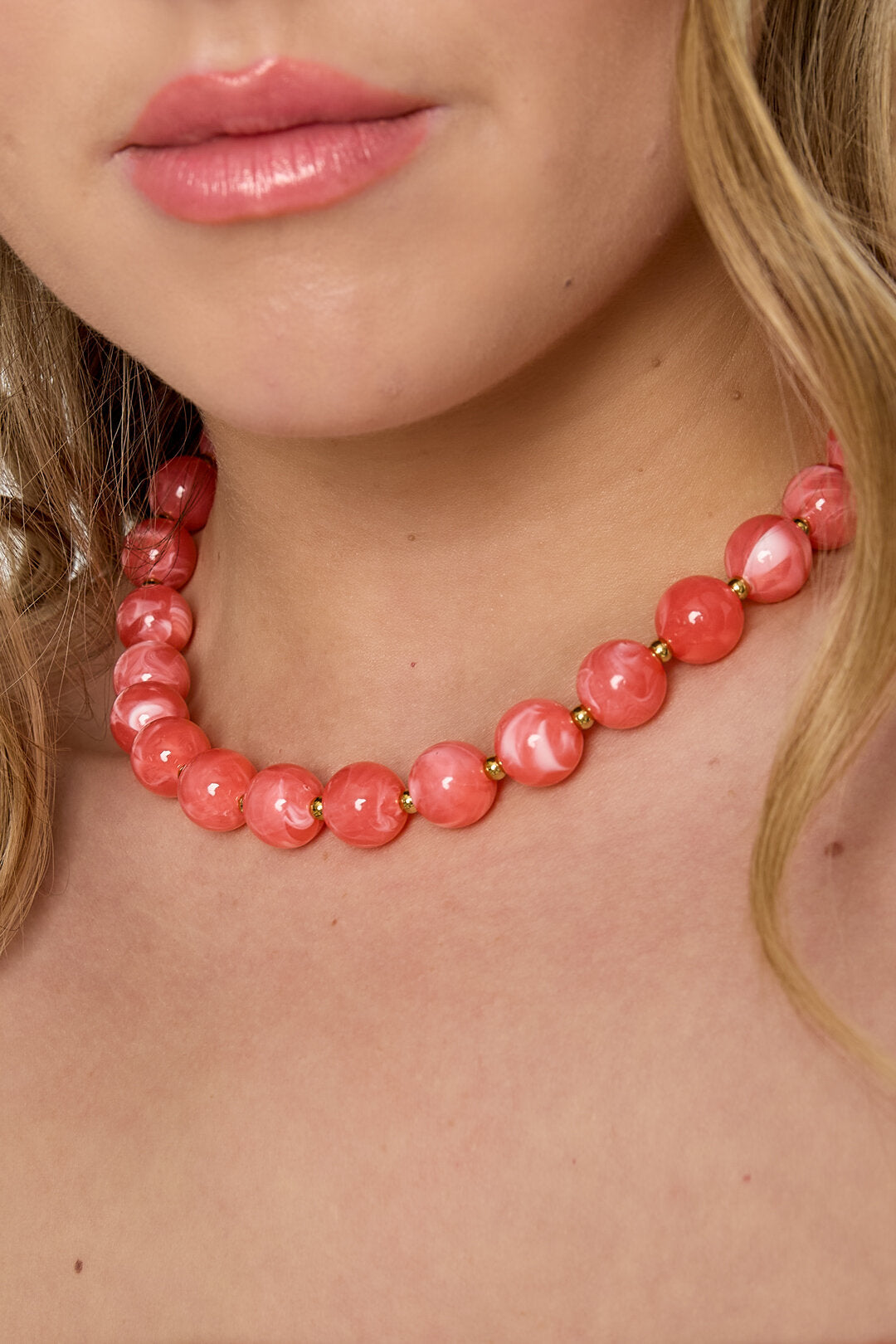 Chic Acrylic Beaded Necklace for All Occasions