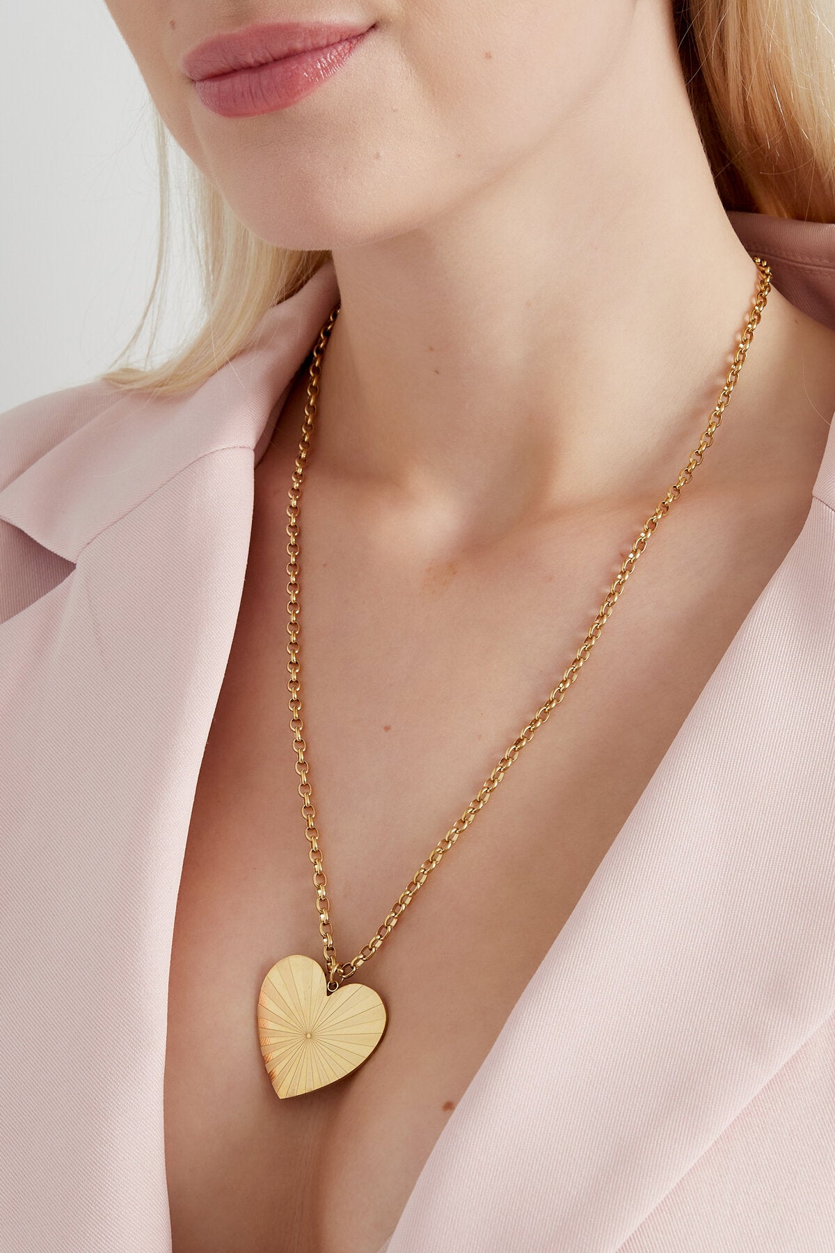 Elegant Heart Pendant Necklace - Timeless Silver & Gold