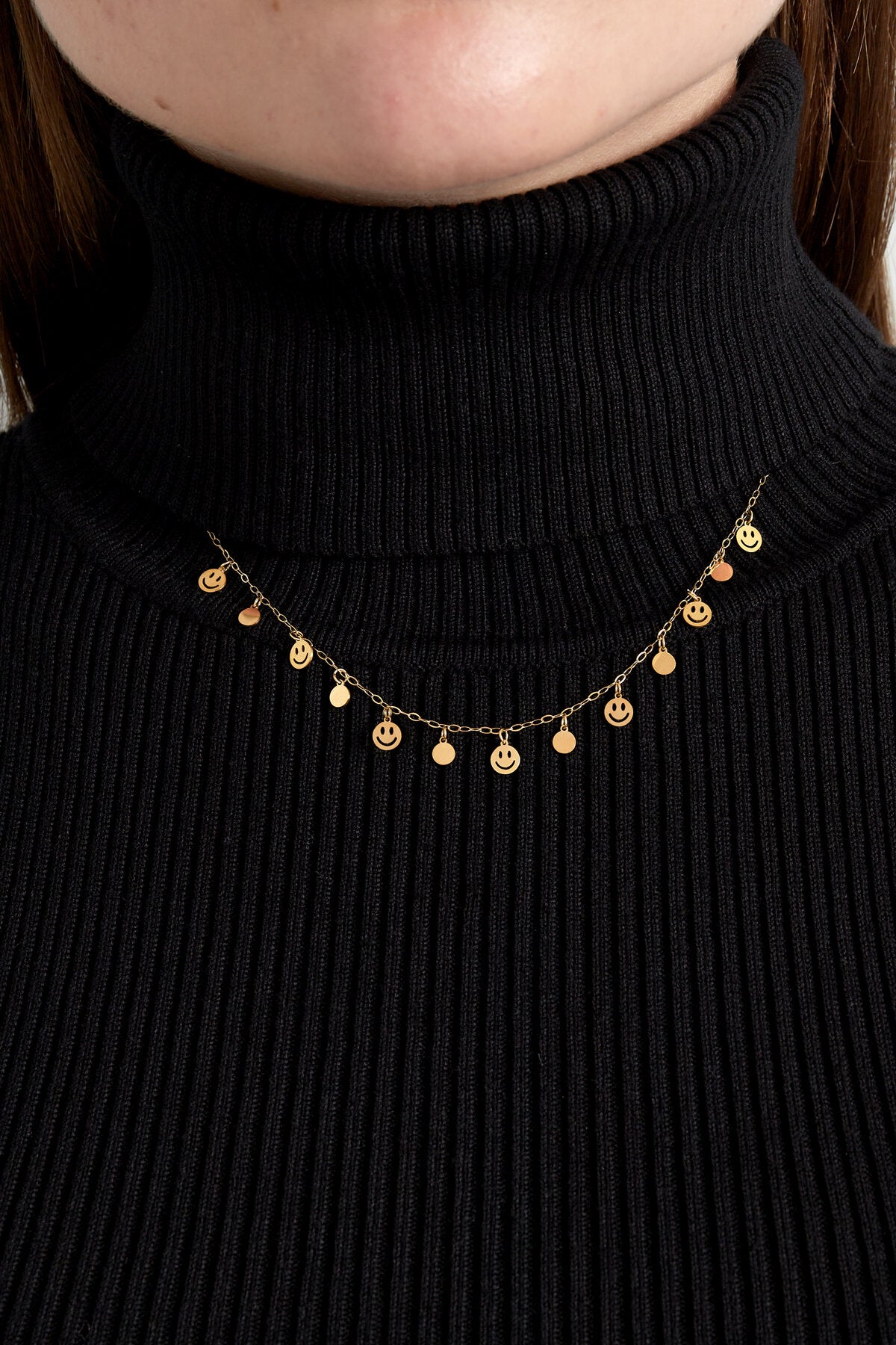 Stylish Smiling Face Pendant Necklace for Everyday Wear