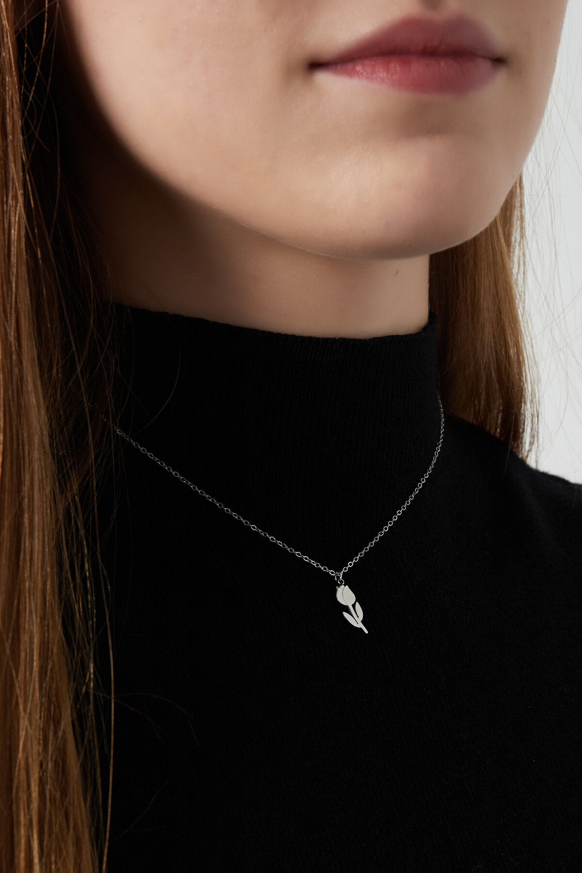 Elegant Stainless Steel Flower Pendant Necklace - Silver & Gold