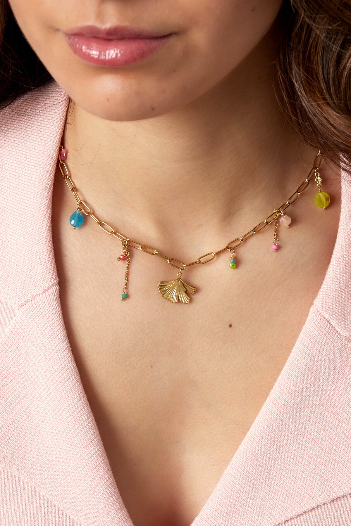 Elegant Gold Leaf Pendant Necklace for Everyday Wear