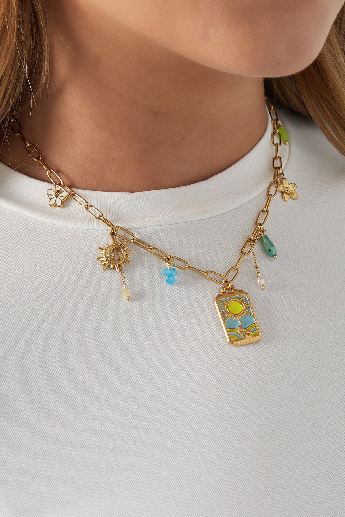 Elegant Gold-Toned Clavicle Necklace for Spring/Summer