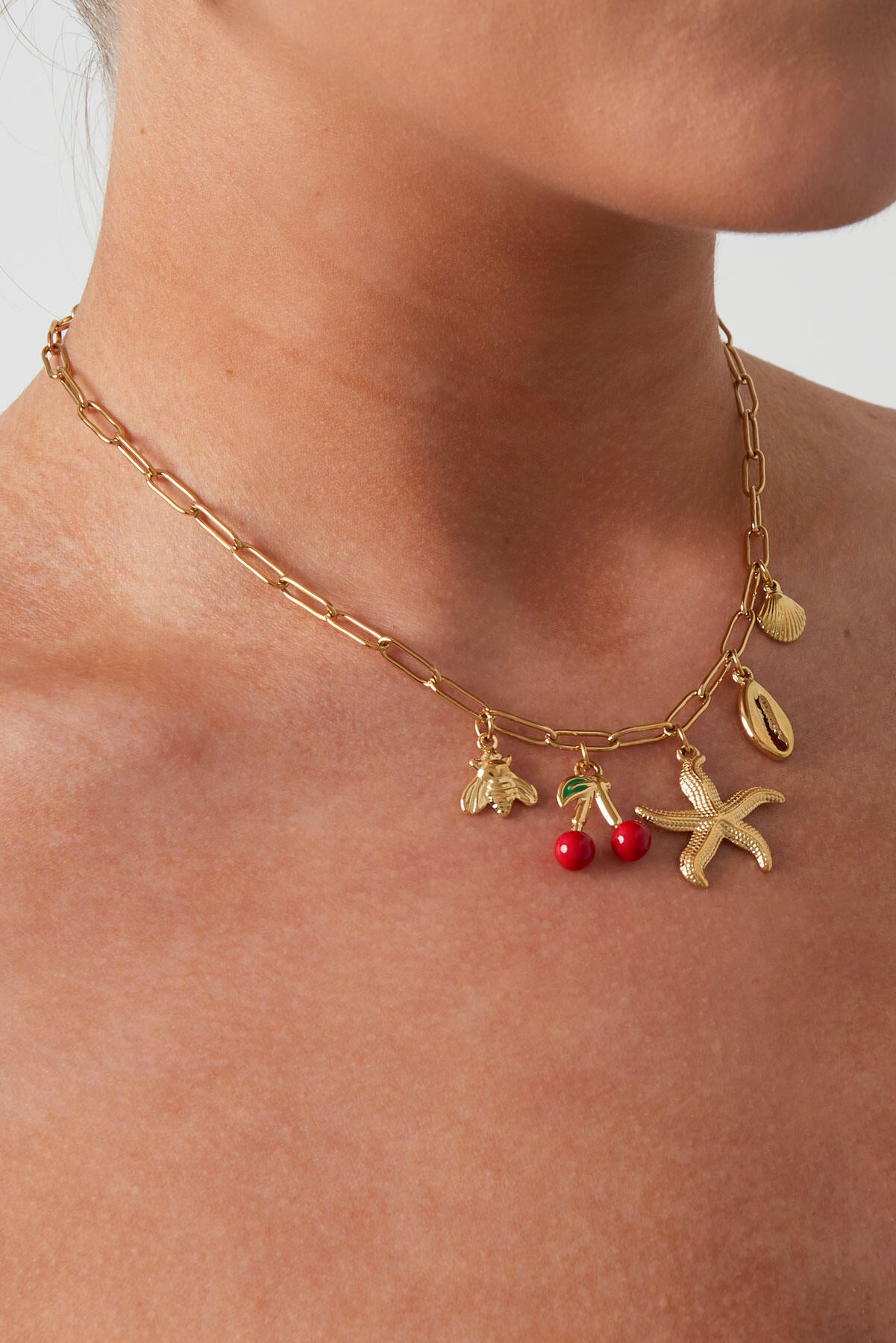 Elegant Oceanic Pendant Necklace for Spring/Summer