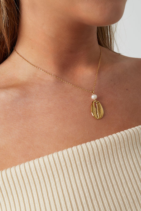 Elegant Stainless Steel Shell Pendant Necklace