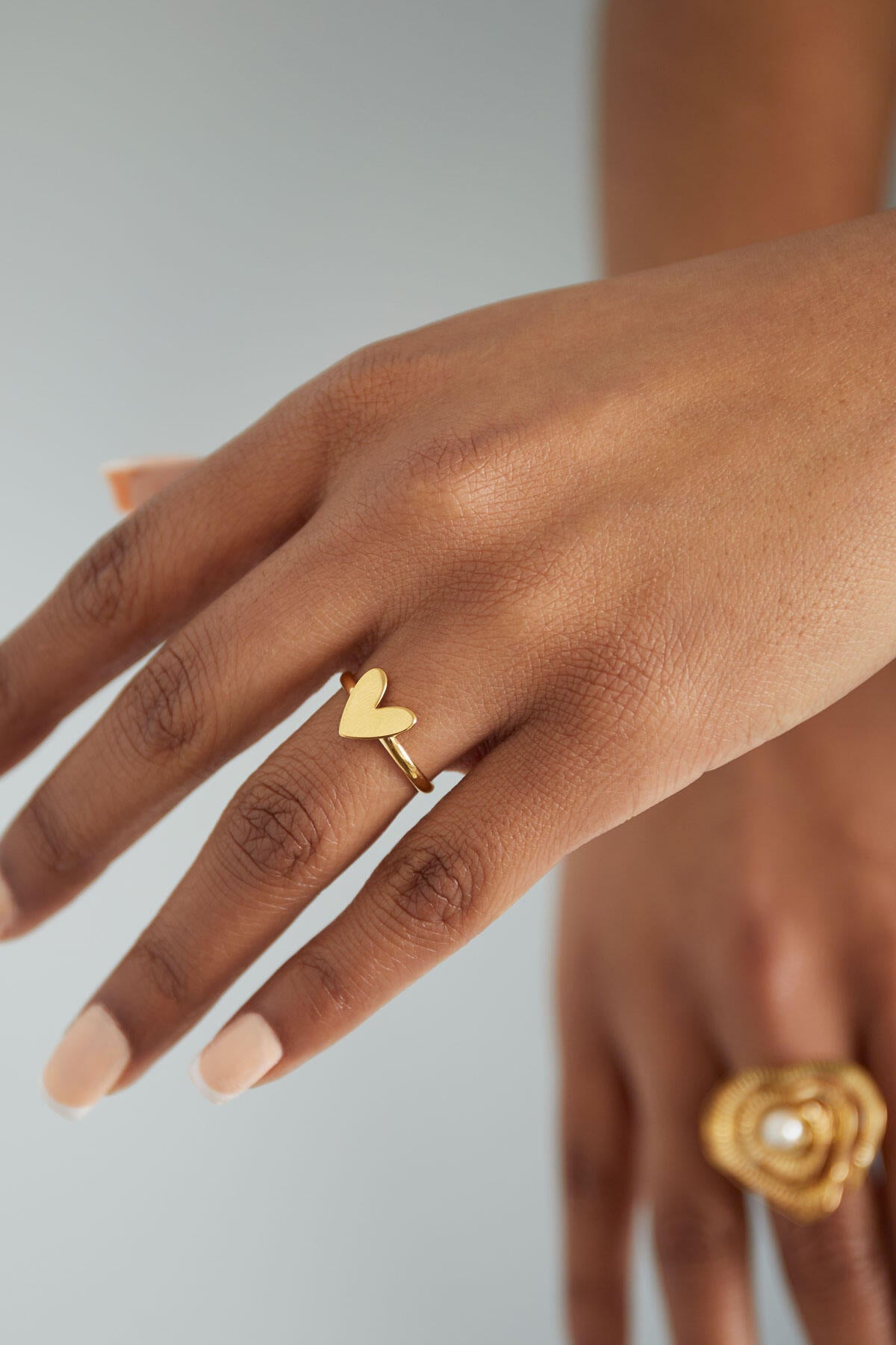 Elegant Minimalist Rings in Silver & Gold