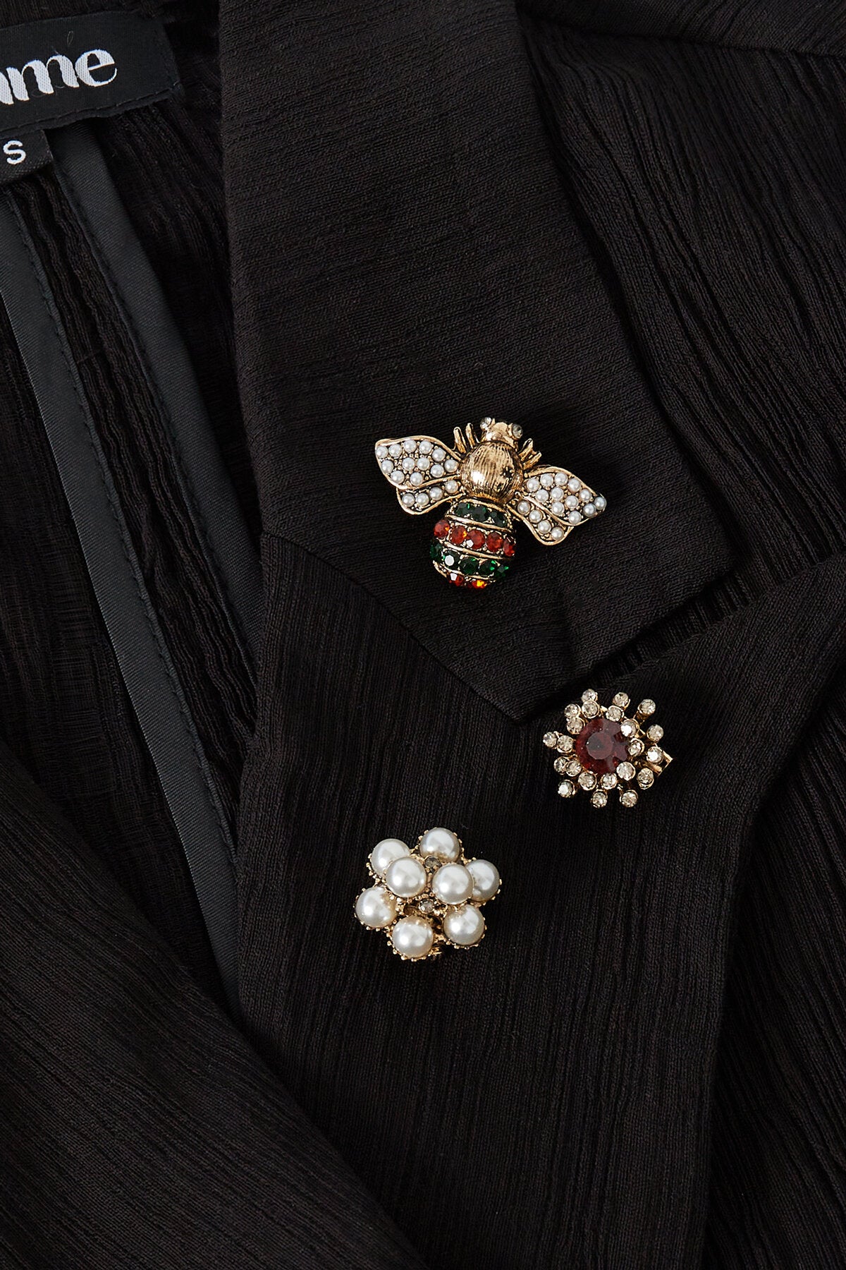 Elegant Multicolour Brooch in White Gold Alloy