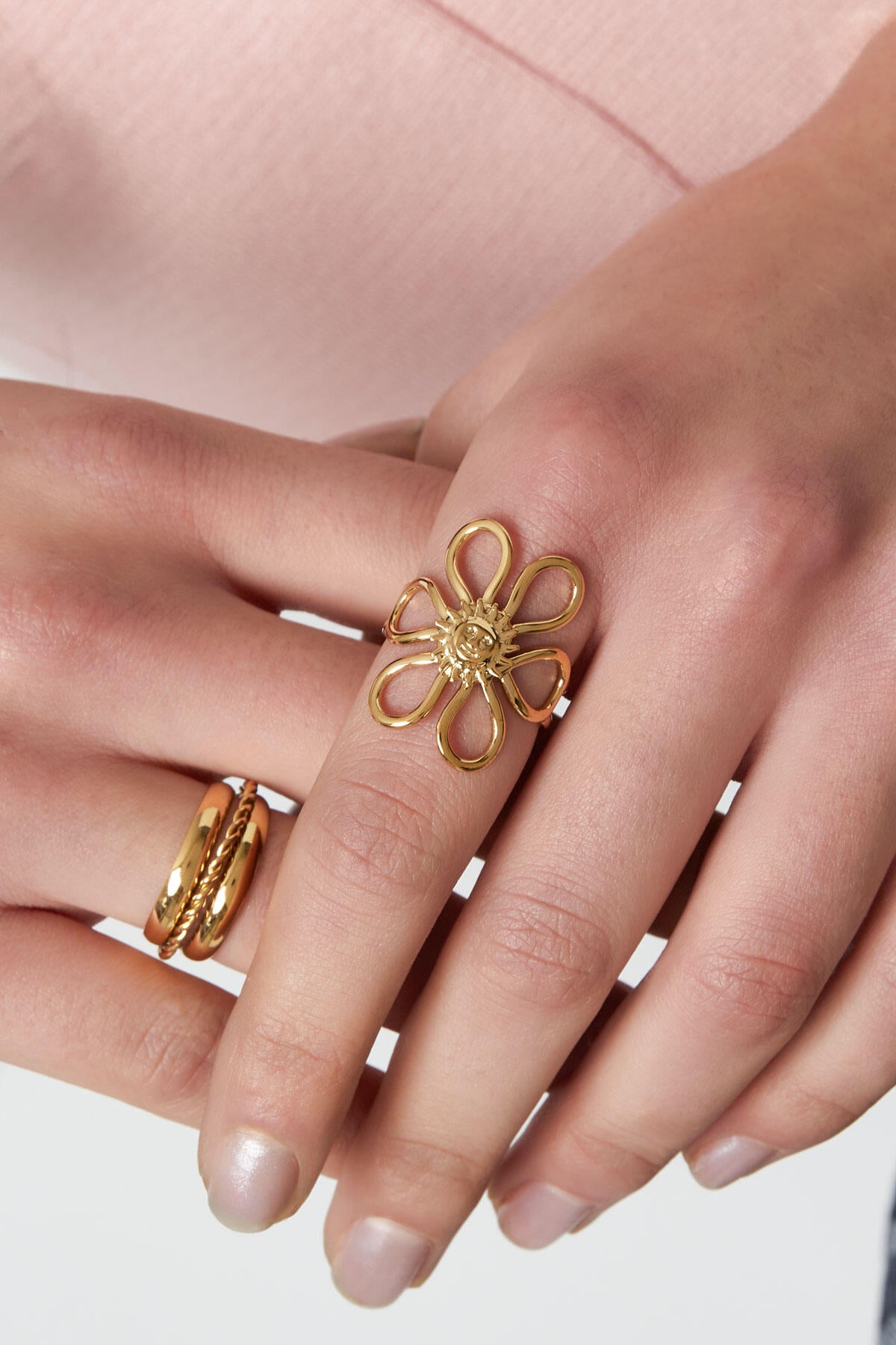 Stylish Statement Rings in Silver & Gold for Bold Looks
