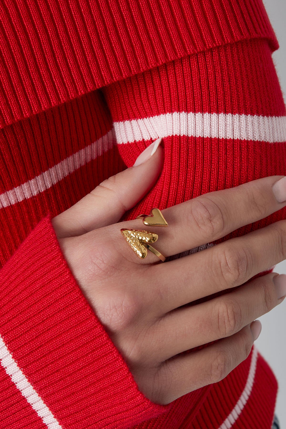 Elegant Statement Ring in Silver and Gold