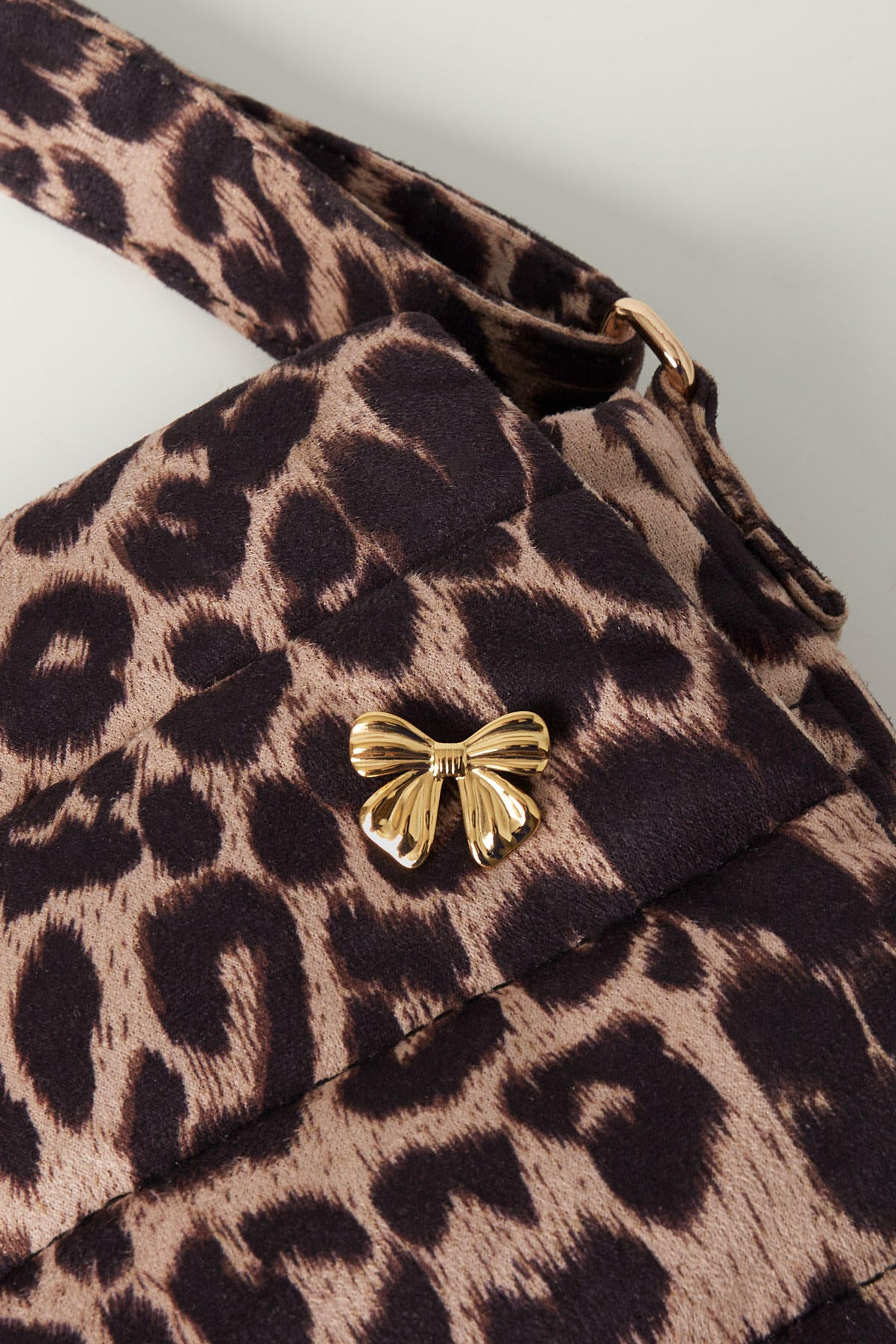 Elegant Stainless Steel Brooches in Silver & Gold