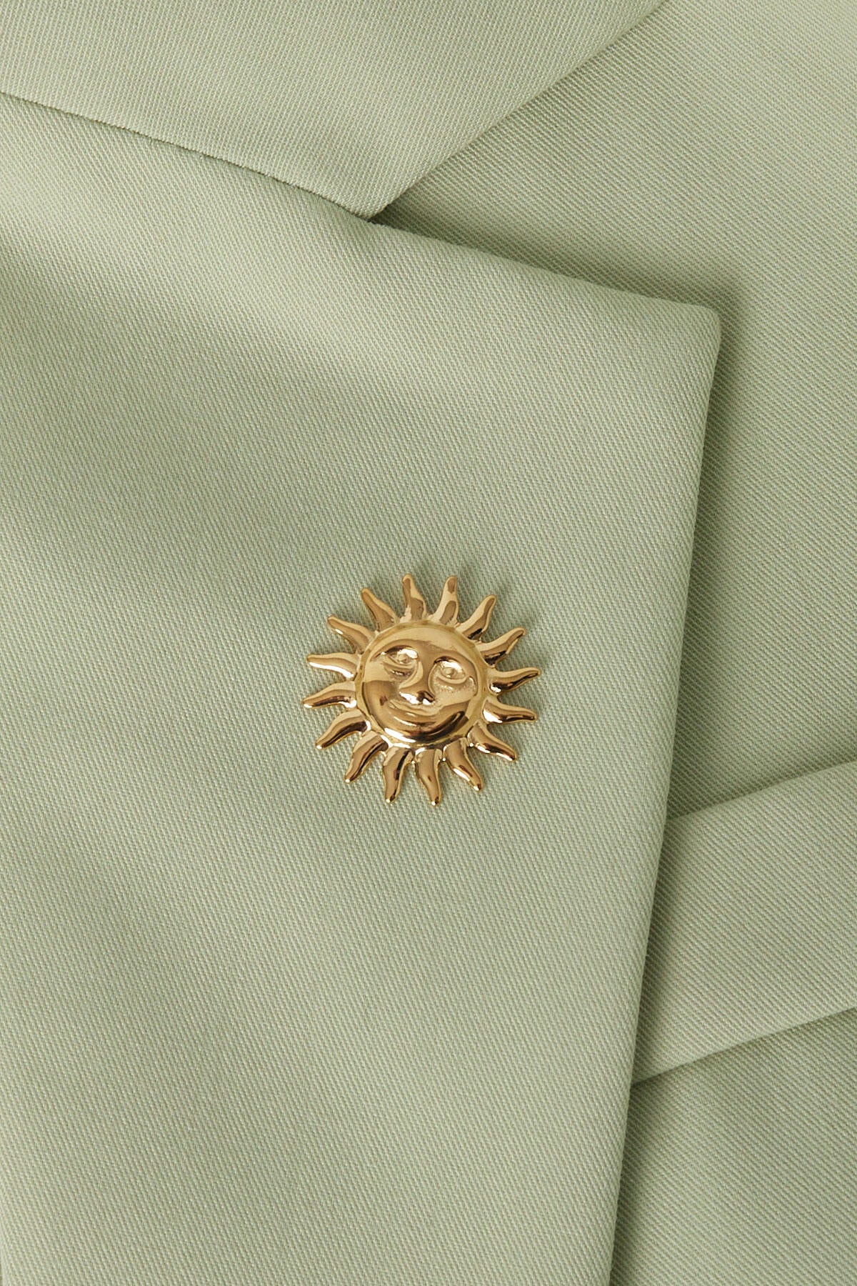 Elegant Stainless Steel Brooch in Silver & Gold
