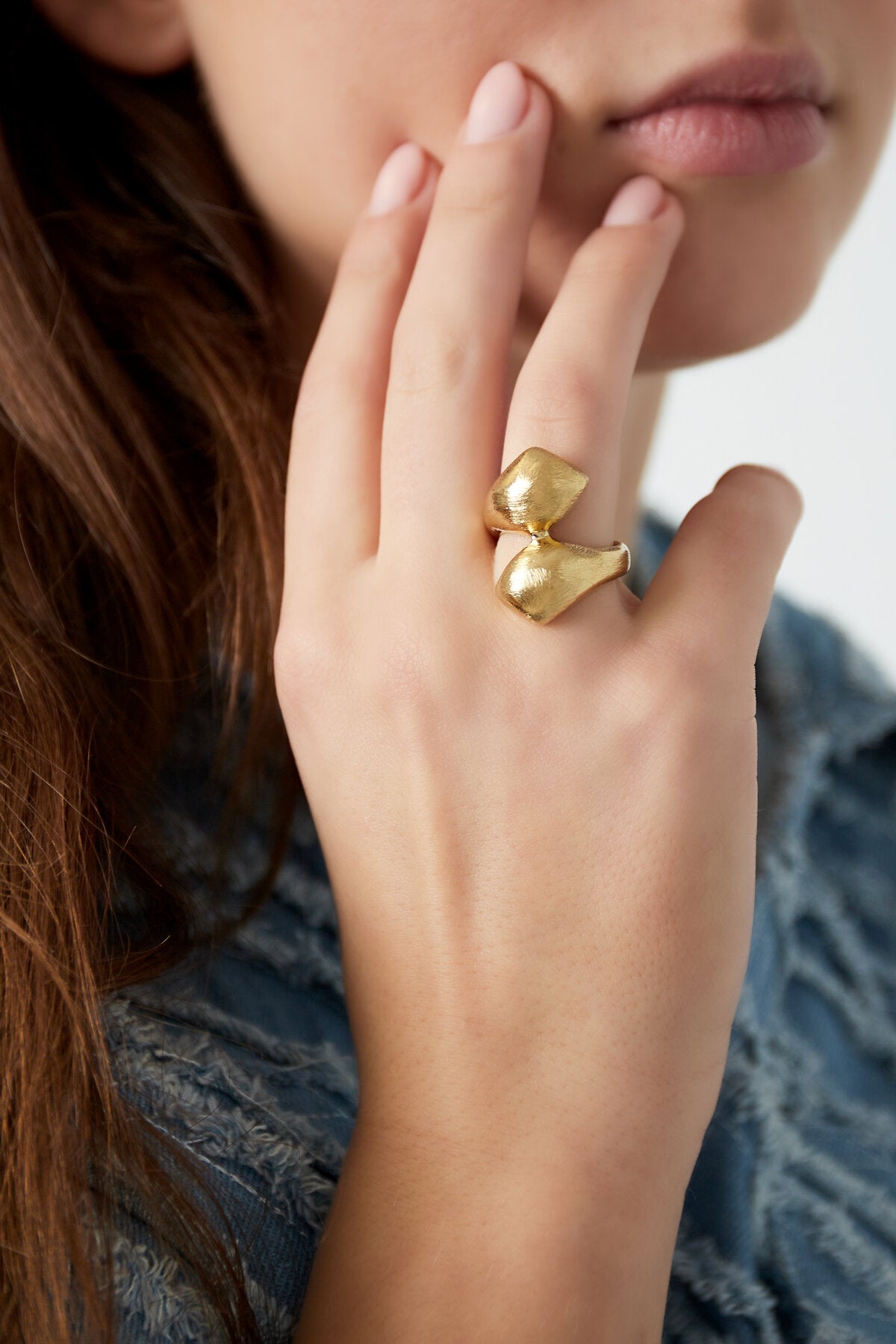 Elegant Statement Ring in Silver & Gold