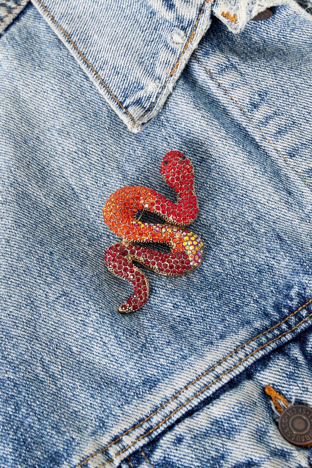 Chic Alloy Brooch in Pink and Orange for Elegant Looks