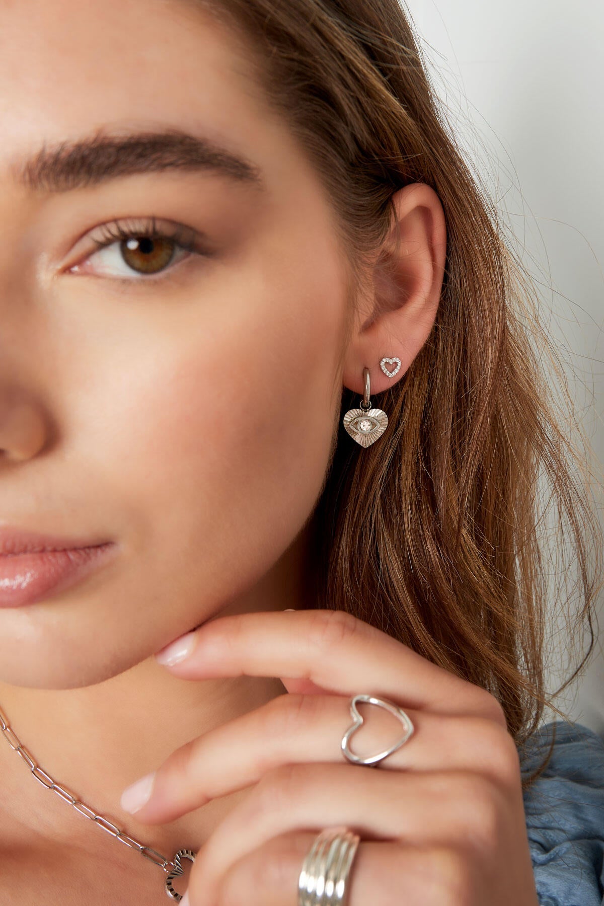 Elegant Rhinestone Stud Earrings in Silver & Gold