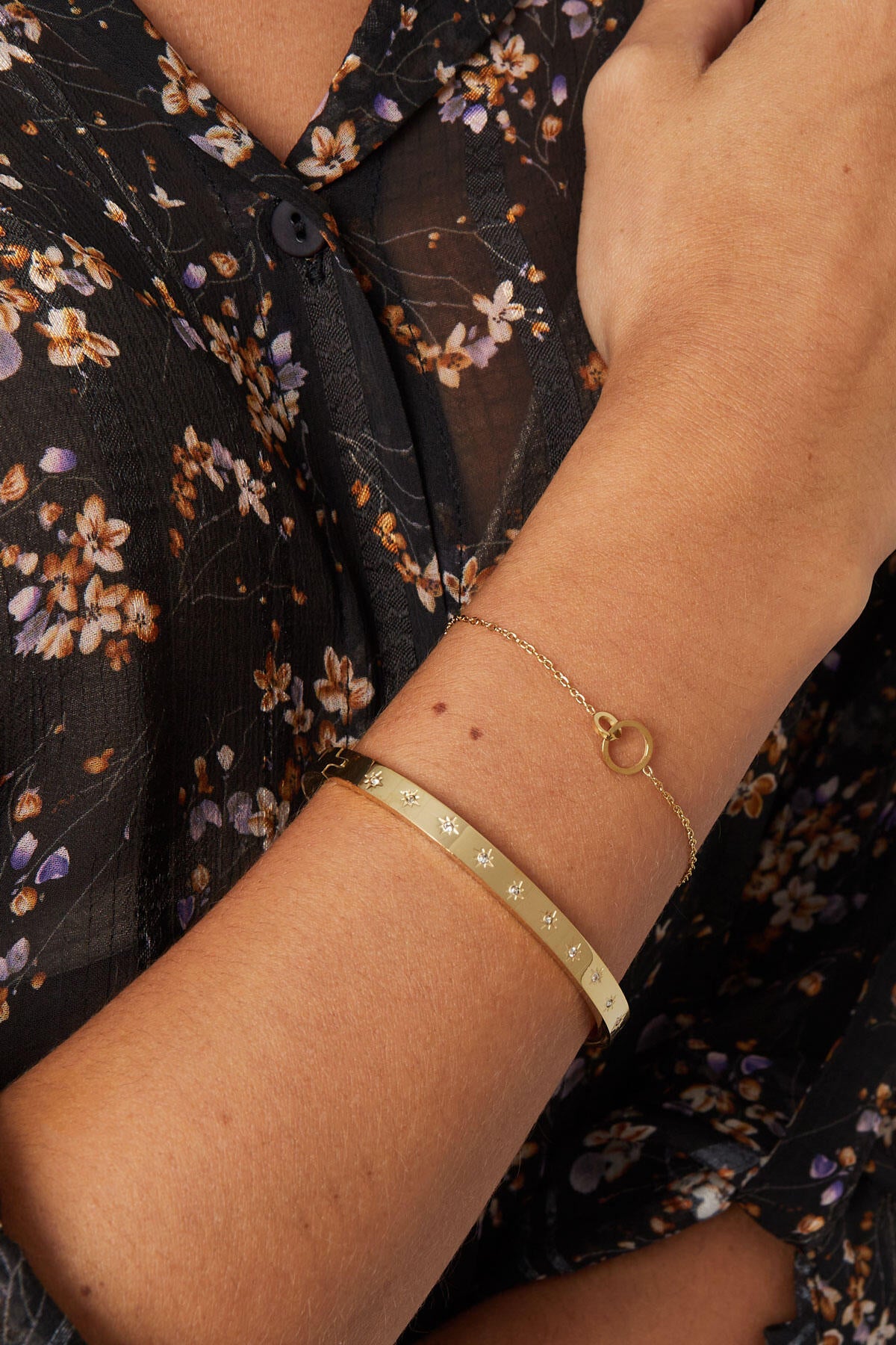 Elegant Stainless Steel Bangle for Everyday Wear