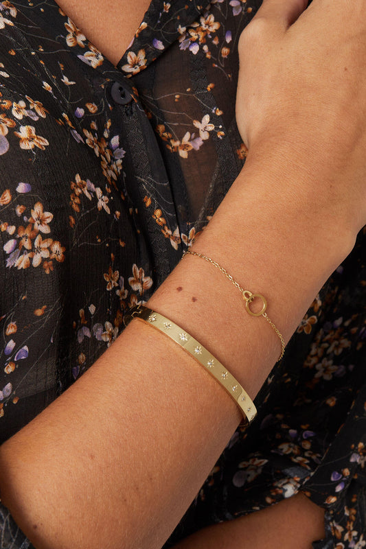 Elegant Stainless Steel Bangle for Everyday Wear