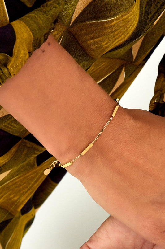 Elegant Stainless Steel Charm Bracelet - Silver & Gold