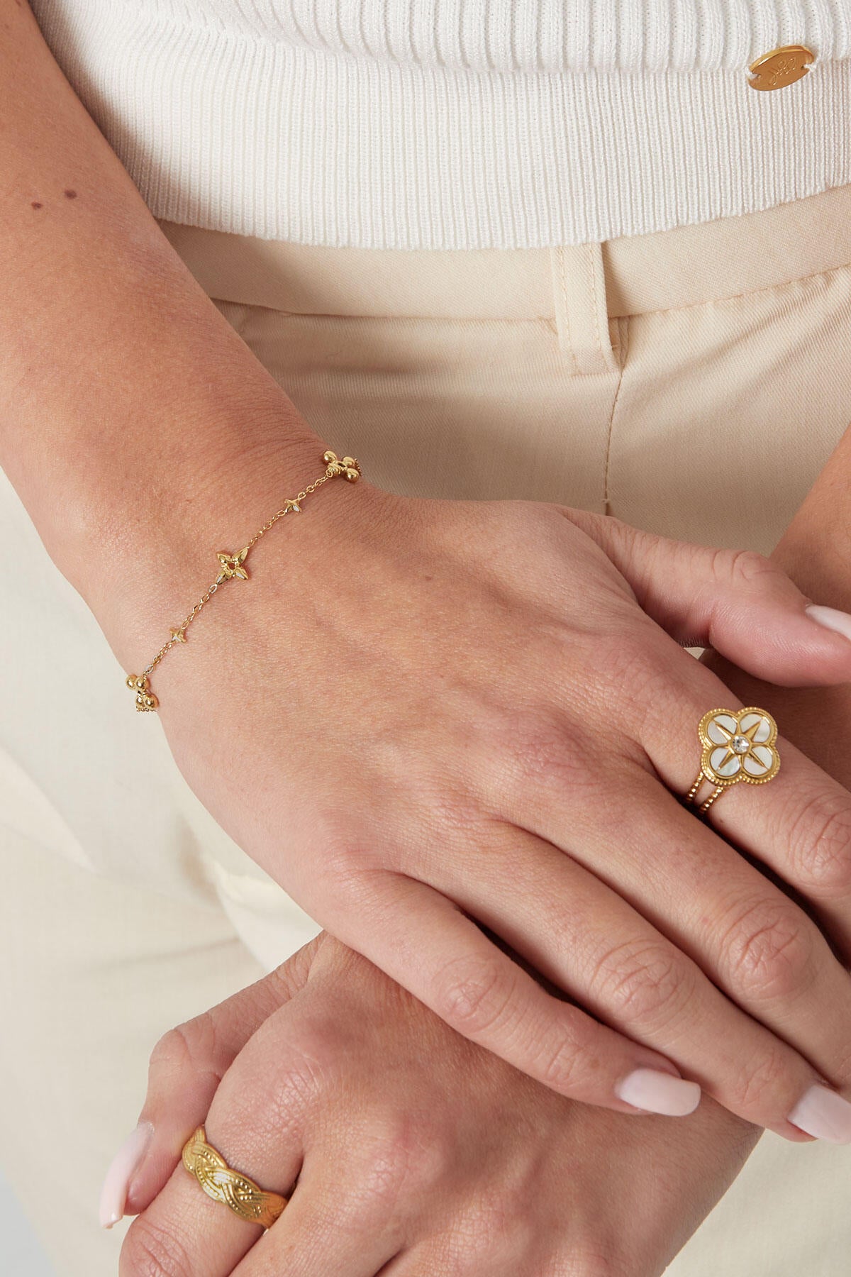 Elegant All-Fit Flower Charm Bracelet