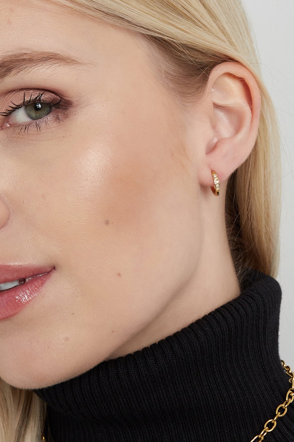 Stylish Pink & Gold Circle Hoop Earrings for Everyday Glam