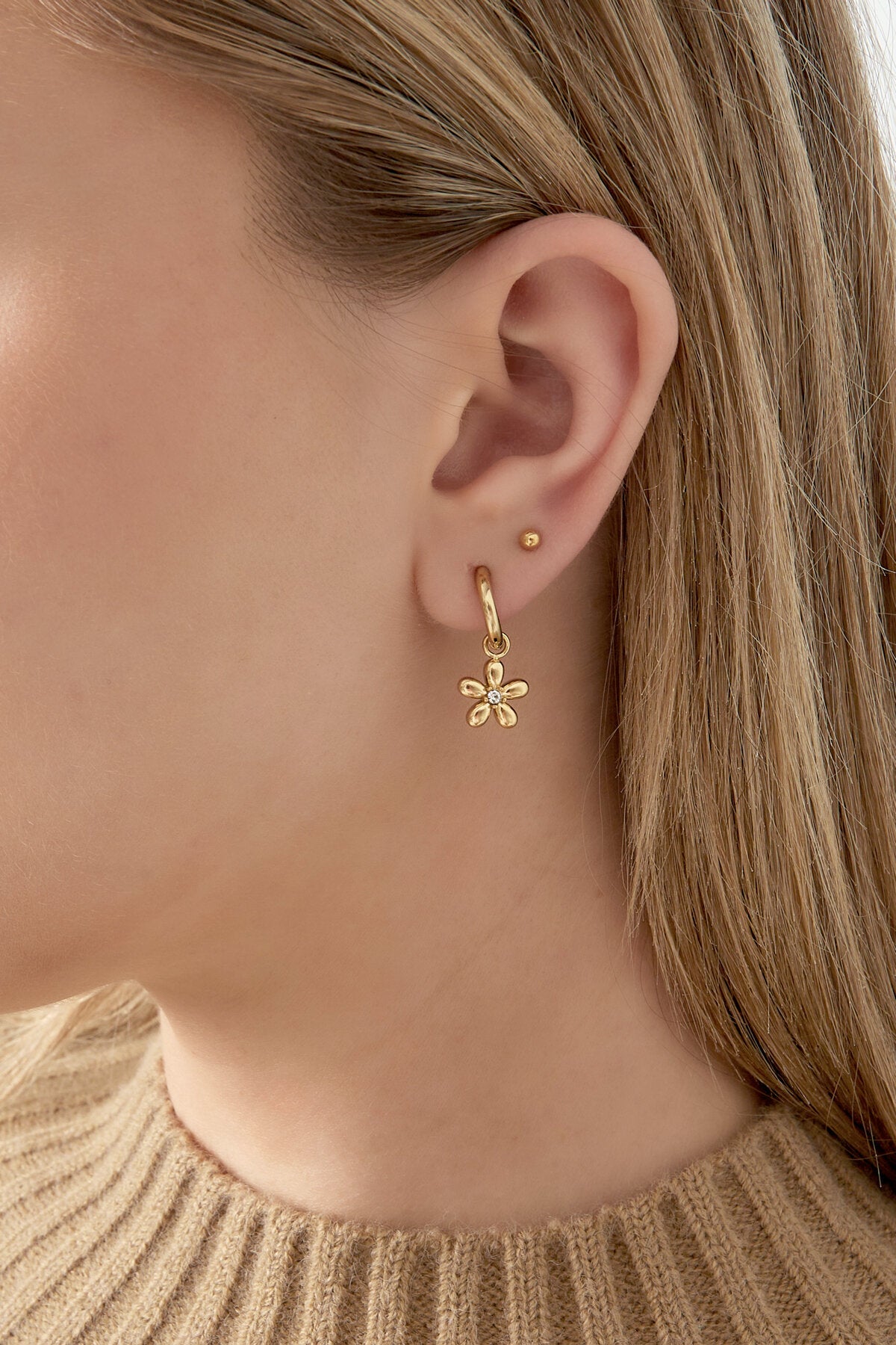 Elegant Drop Earrings in Silver and Gold