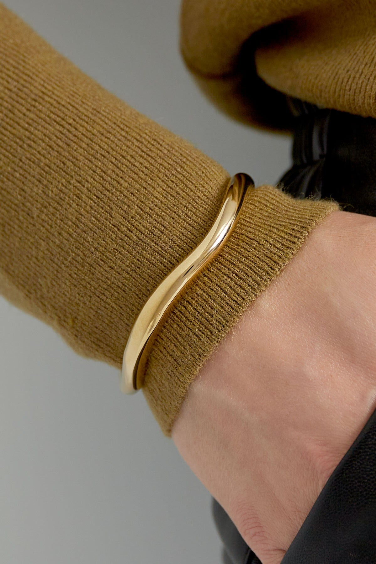 Stylish Stainless Steel Cuff Bracelets - Silver & Gold