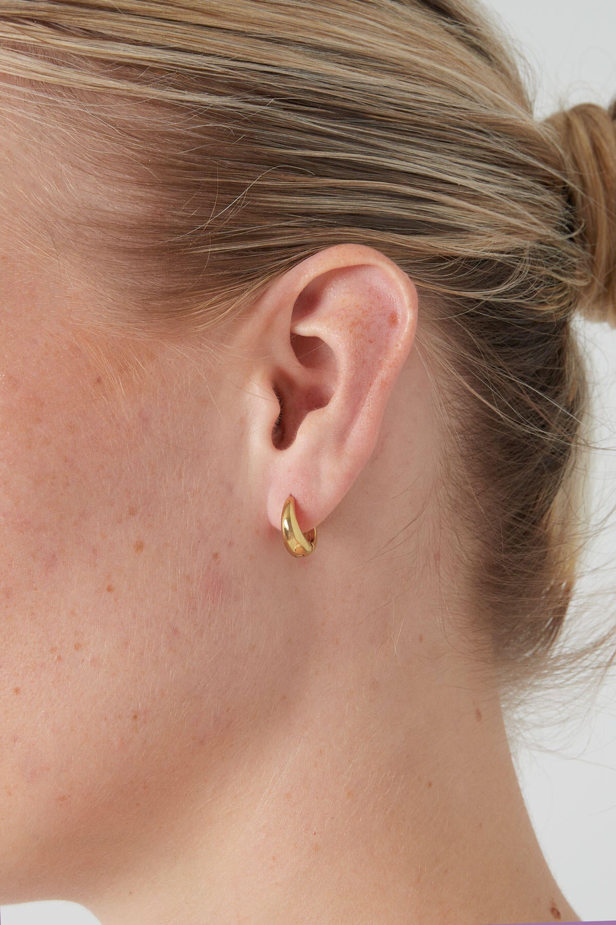 Stylish Basic Hoop Earrings in Silver & Gold