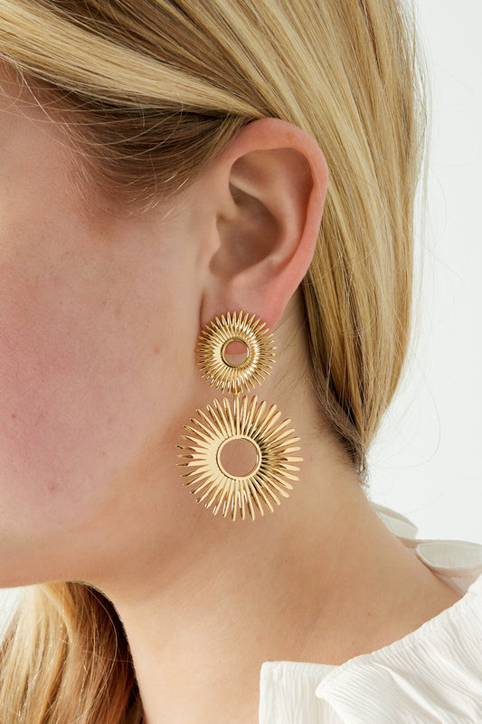 Elegant Gold Drop Earrings for a Stunning Look
