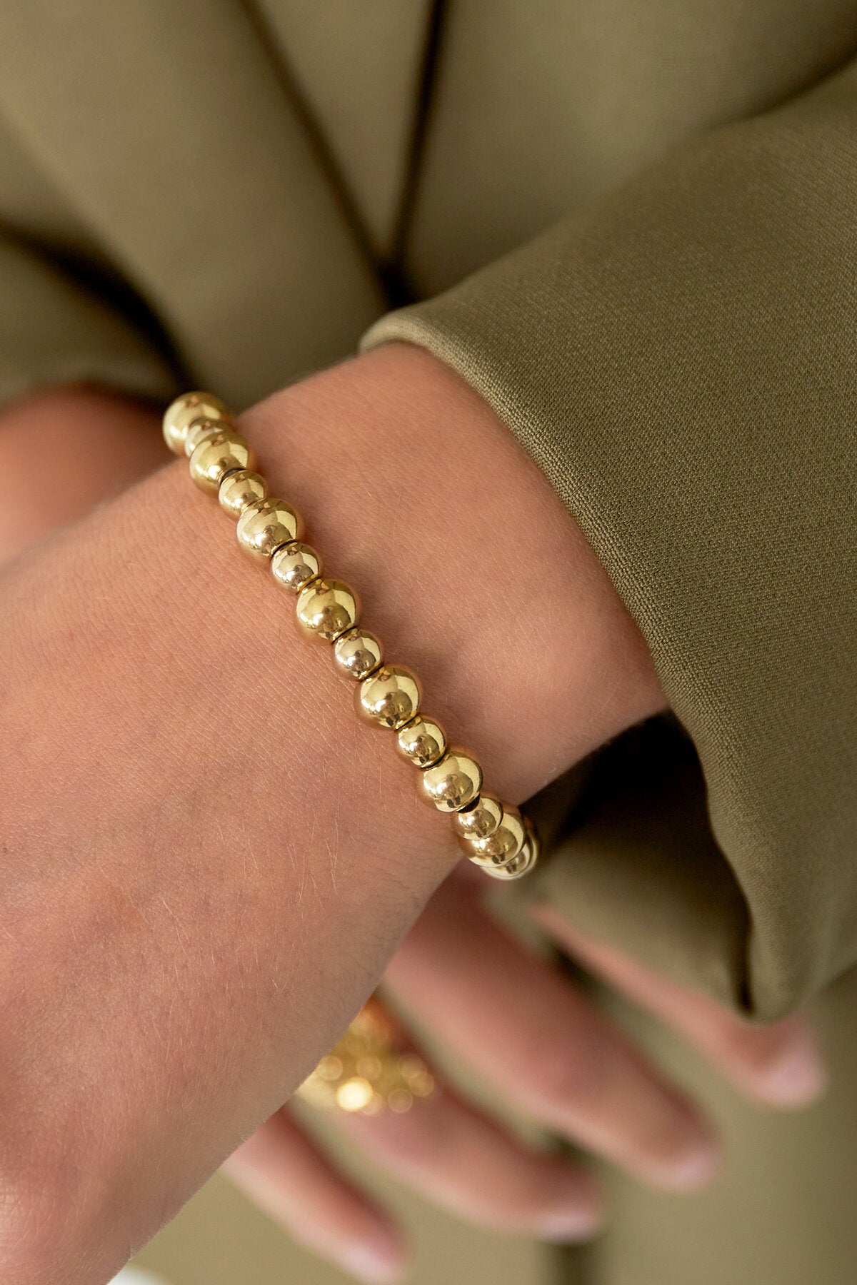 Elegant Gold-Toned Beaded Bracelet for Women