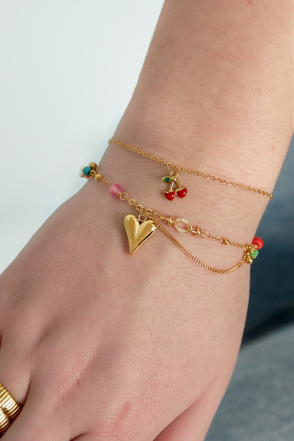 Elegant Gold Charm Bracelet for Stylish Women