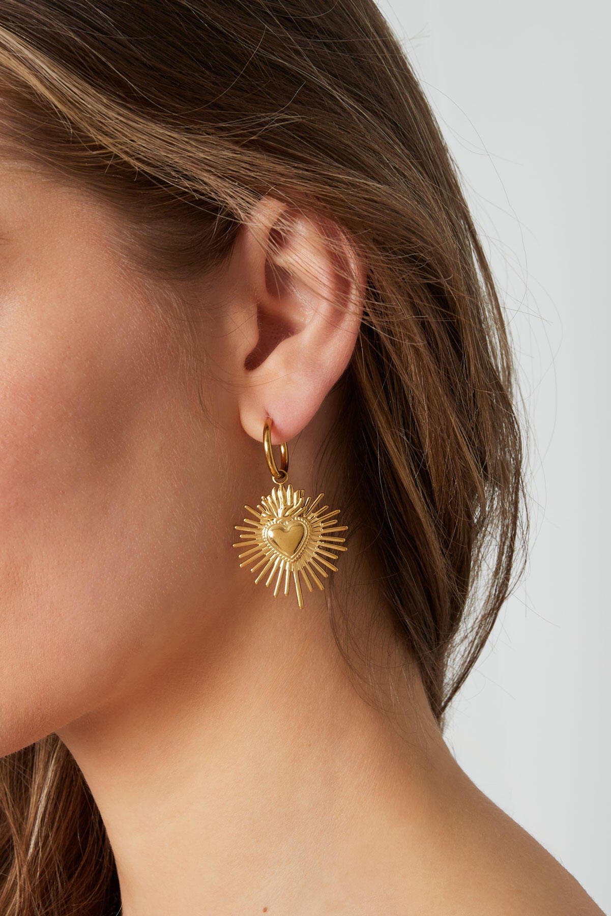 Stylish Gold Drop Earrings for Statement Looks