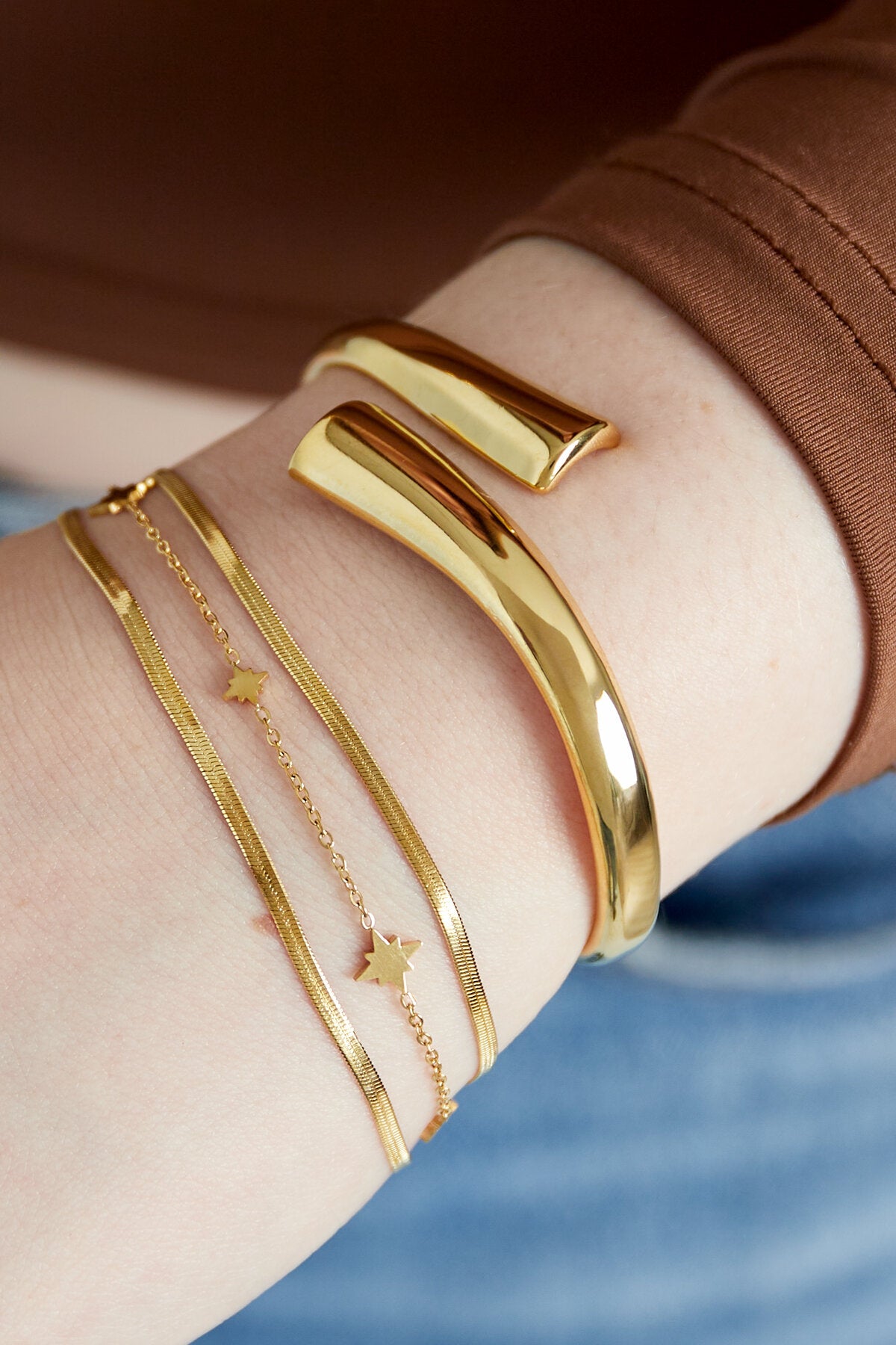 Elegant Stainless Steel Charm Bracelet - Silver & Gold