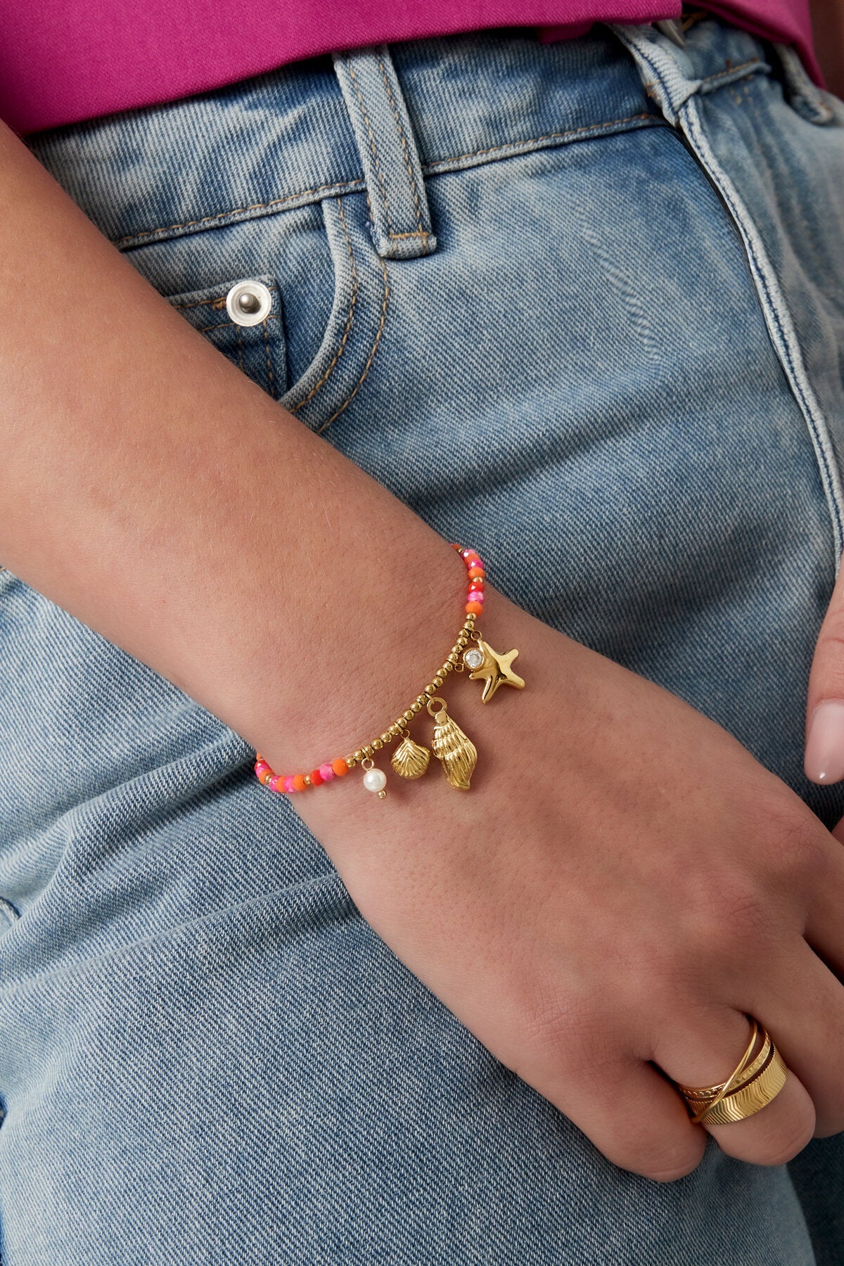 Elegant Gold Charm Bracelet - Statement Piece for Any Occasion
