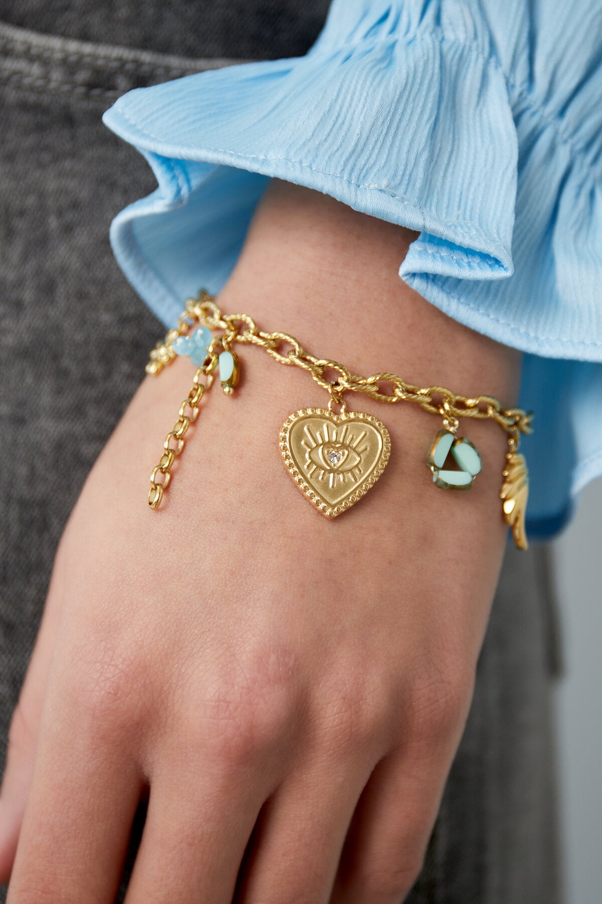 Elegant Gold Charm Bracelet for Every Occasion