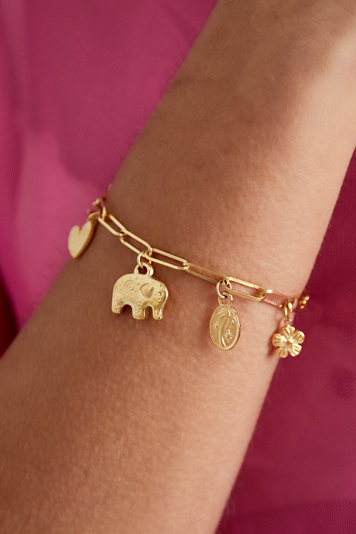 Elegant Gold Charm Bracelet for Everyday Glam