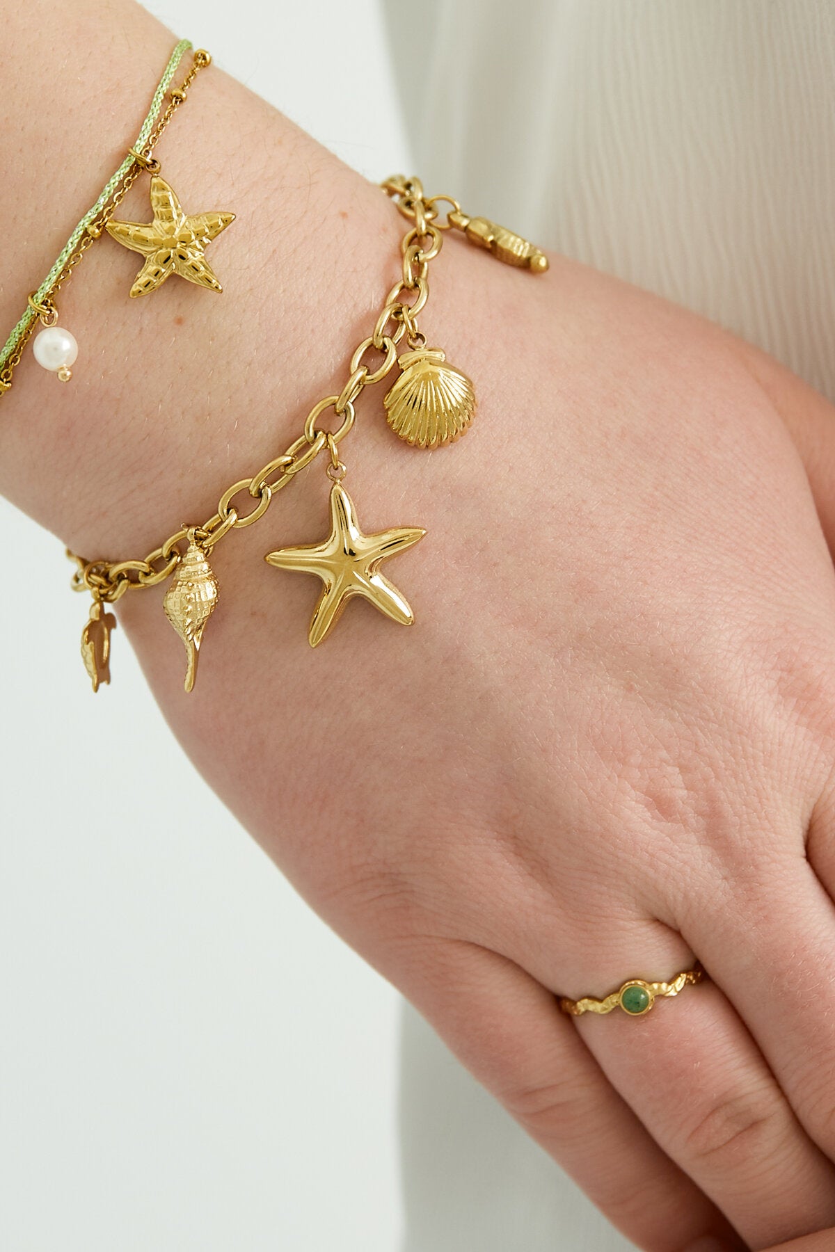 Elegant Gold Charm Bracelet for Stylish Women
